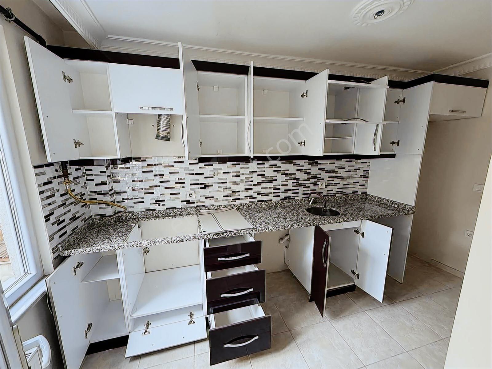 Esenyurt Yenikent / 3+1 117 M2 / Ara Kat Kullanışlı - Görsel 4