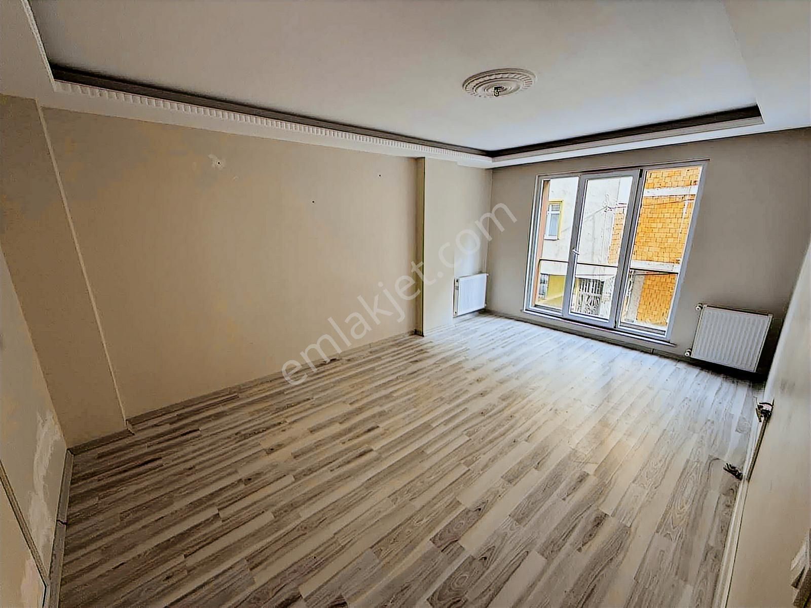 Esenyurt Yenikent / 3+1 117 M2 / Ara Kat Kullanışlı