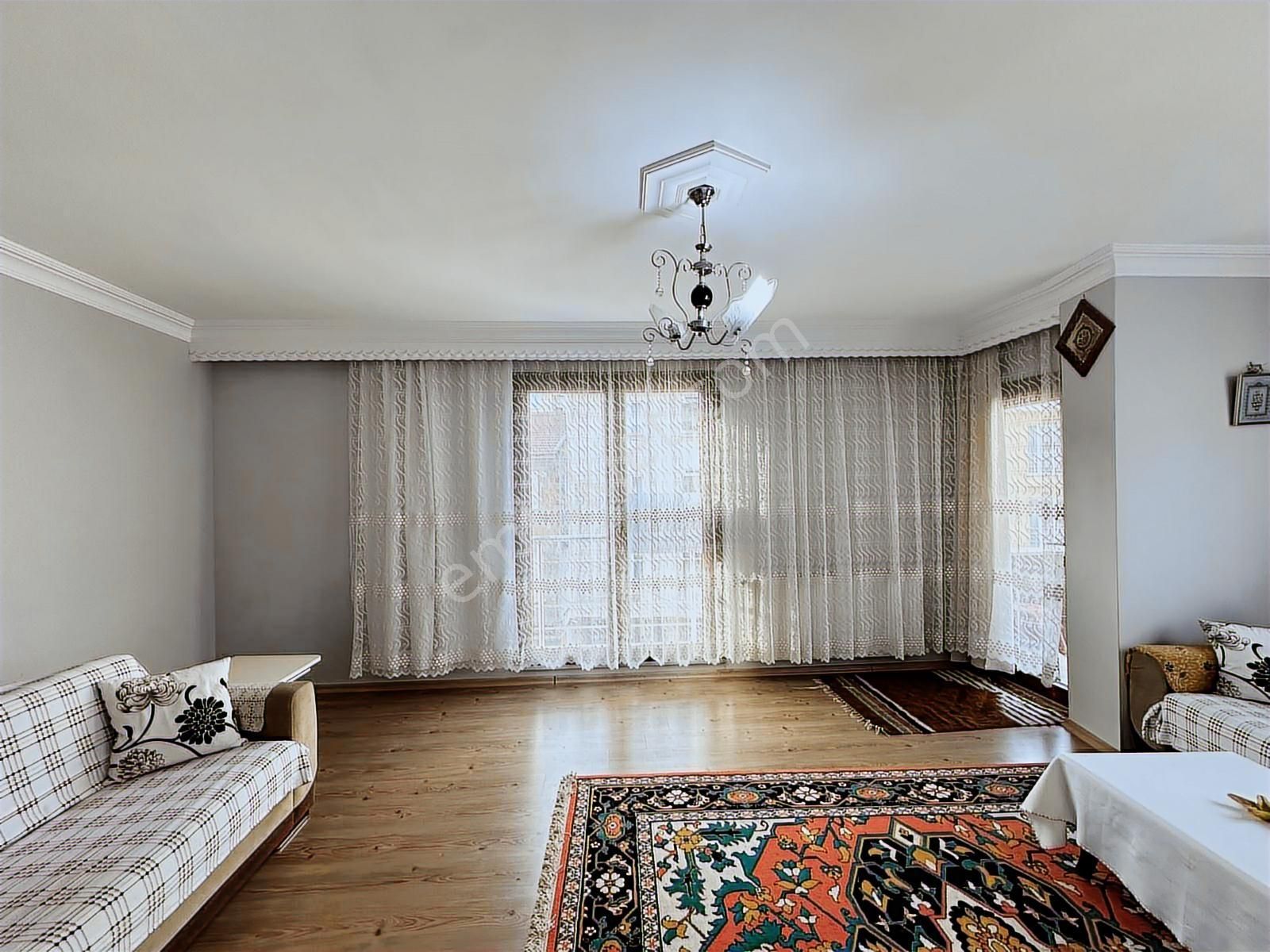 Yenimahalle'de Kullanışlı, Geniş, Açık Cephe, 3+1 Satılık Daire - Görsel 4