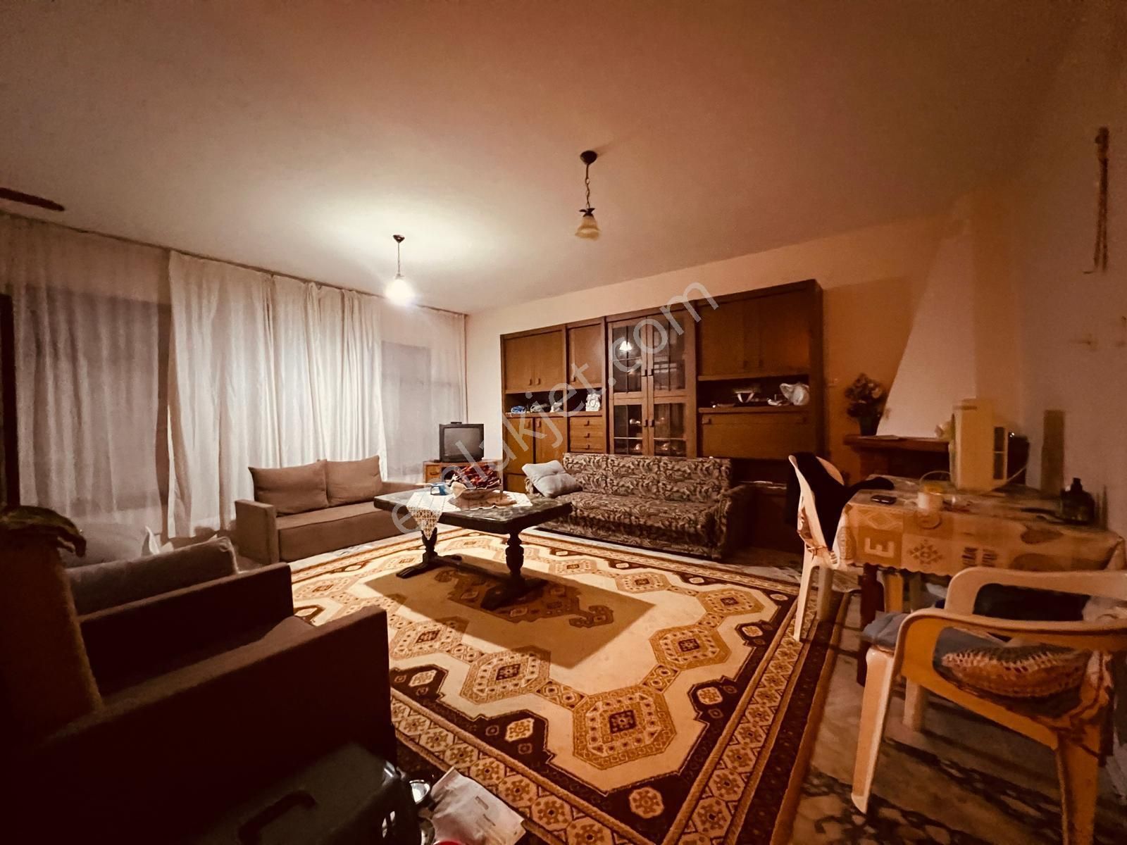 Çeşmenin En Güzel Yerinde Satılık Villa - Görsel 2