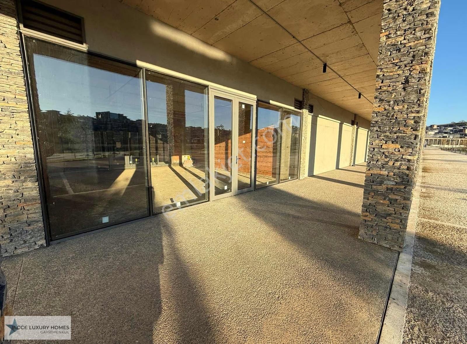 Düşler Vadisi'nde 75 M2 Kiralık Dükkan / İş Yeri - Görsel 2