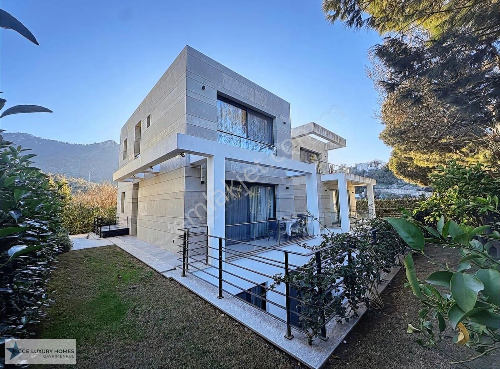 Gölköyde, Havuzlu Butik Sitede Pırıl Pırıl Fırsat Modern Duplex