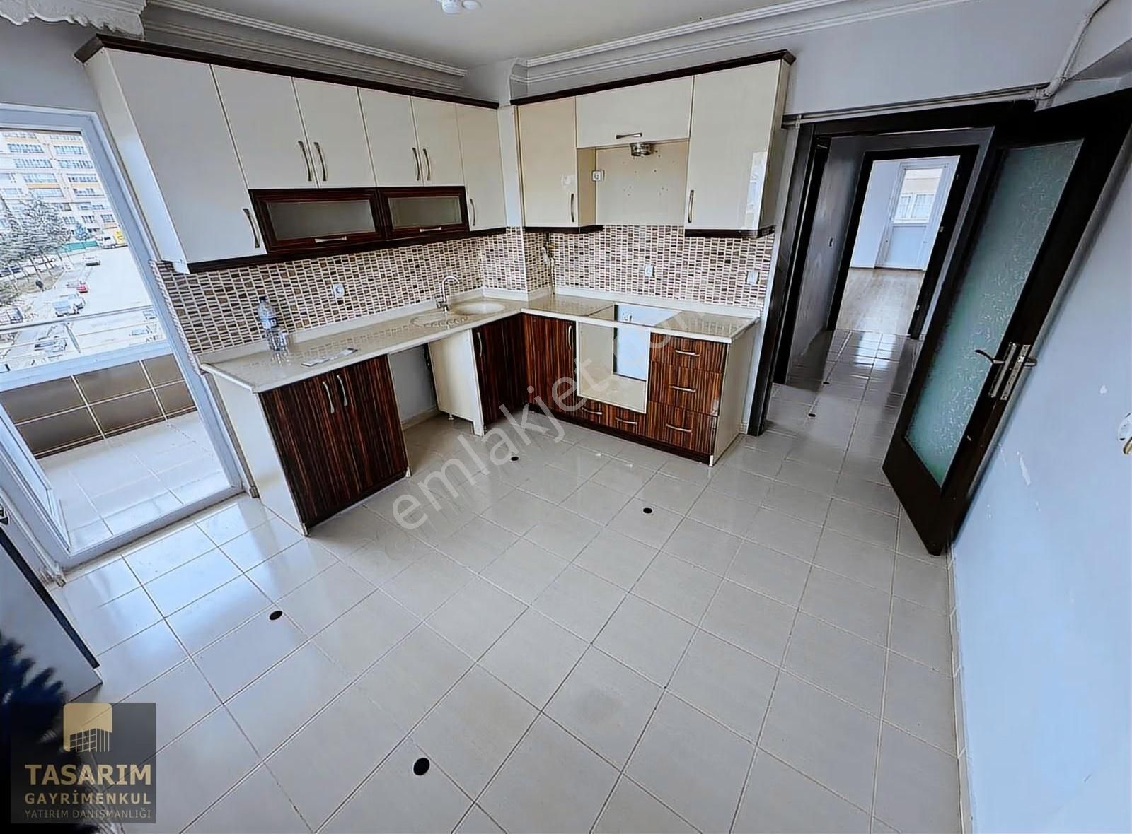 Atatürk Mahallesinde Asansörlü 10 Yıllık Bağımsız Masrafsız !!!!