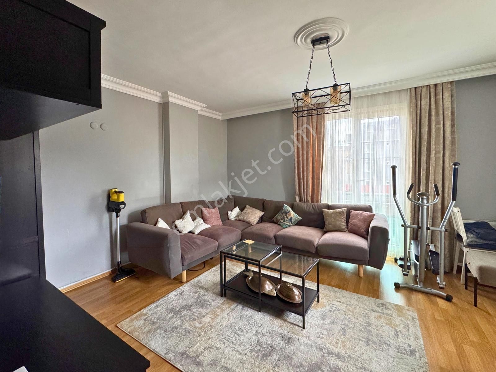 Çekmeöy Taşdelen Merkez Açık Otoparklı Kiralık 2+1 Ara Kat Daire - Görsel 2