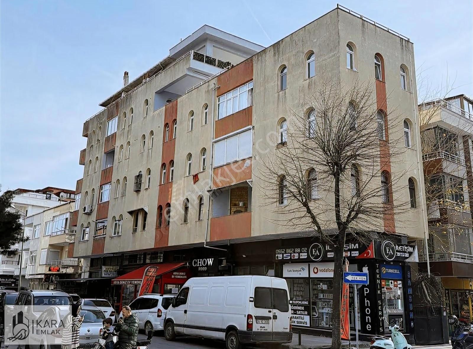 Cumhuriyet Mah'de 3+1 145 M2 3.kat Yatırımlık Cadde Üzeri