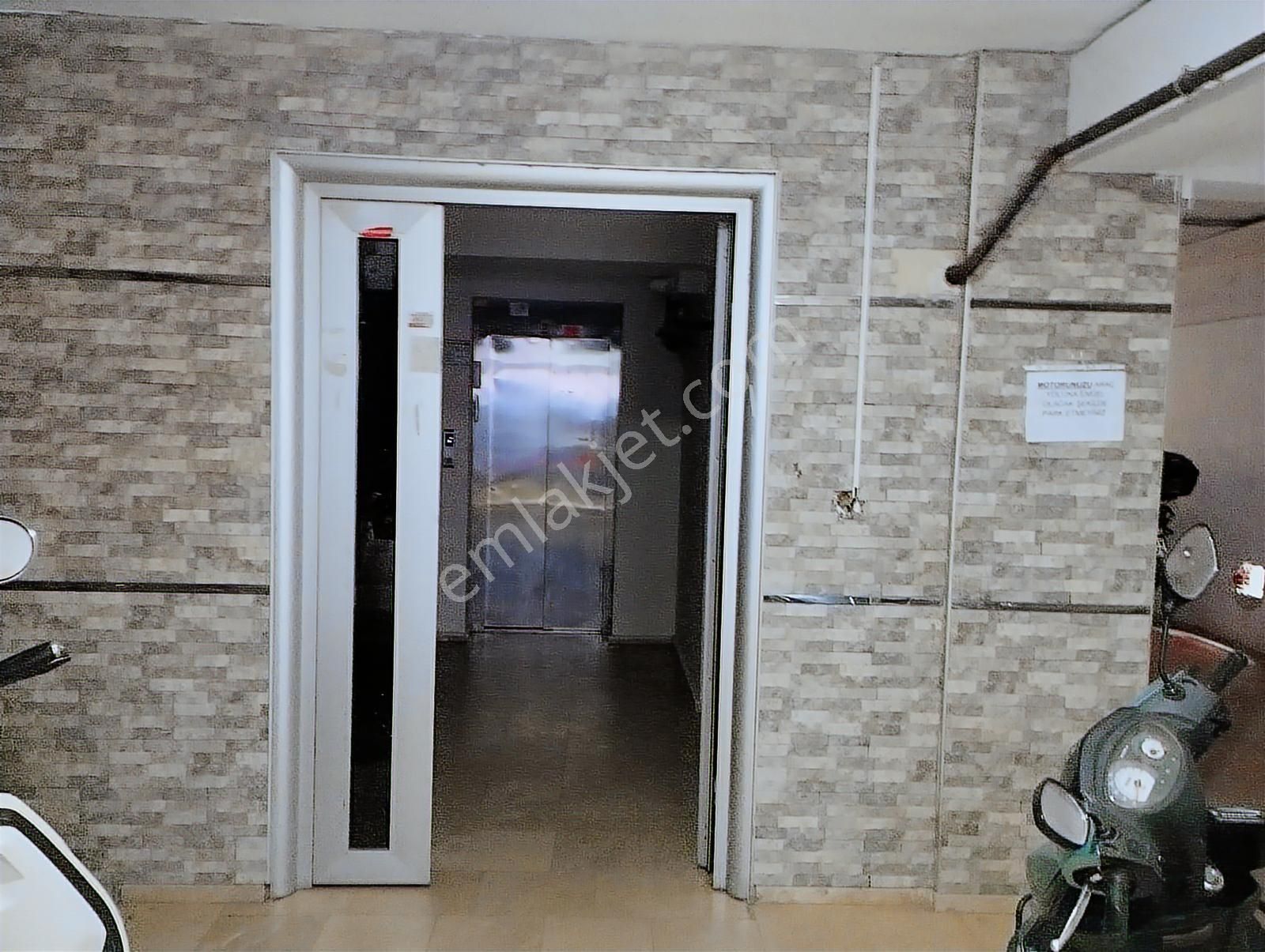 Aydın Zafer Mahallesinde Yatırımlık Kiracılı Satılık 1+1 - Görsel 3