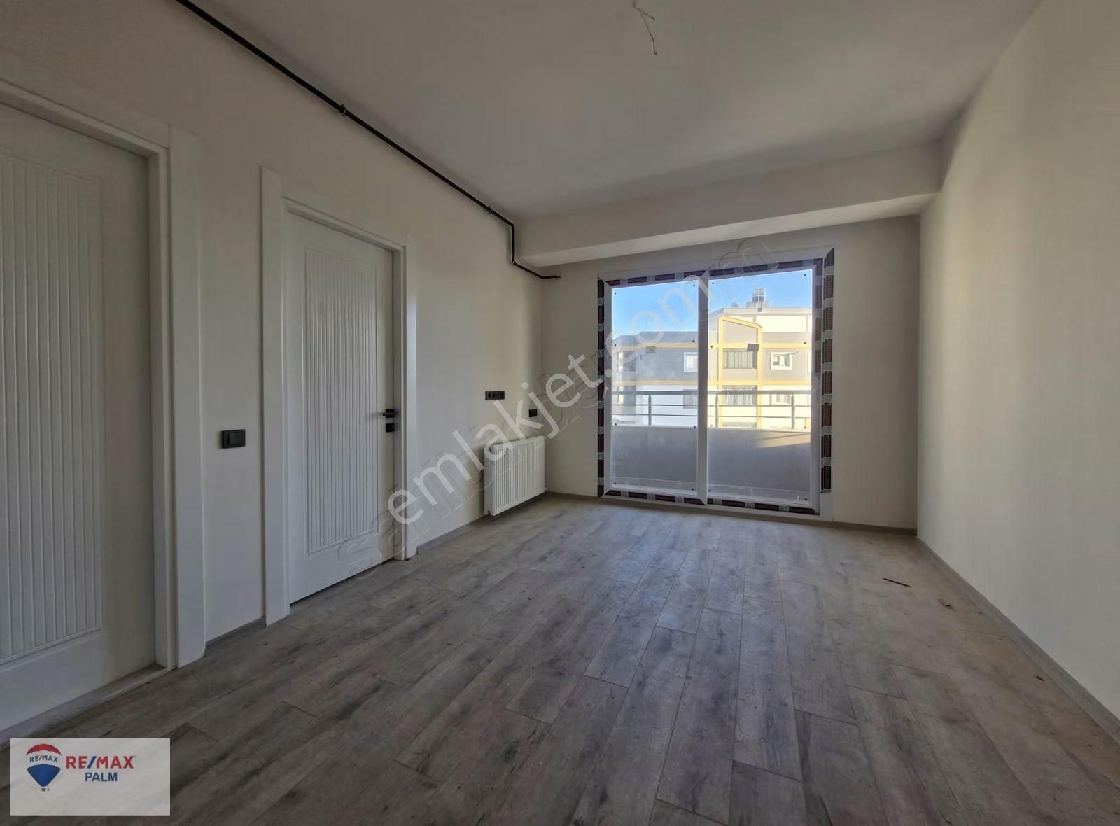 Remax Palm'den Eski Mezitli'de Oturuma Hazır Eşya Opsiyonlu 1+1 - Görsel 6