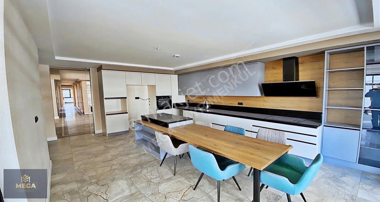 Megadan Ovacıkta Lüks Yüksek Metrekareli Giyinme Odalı Ara Kat