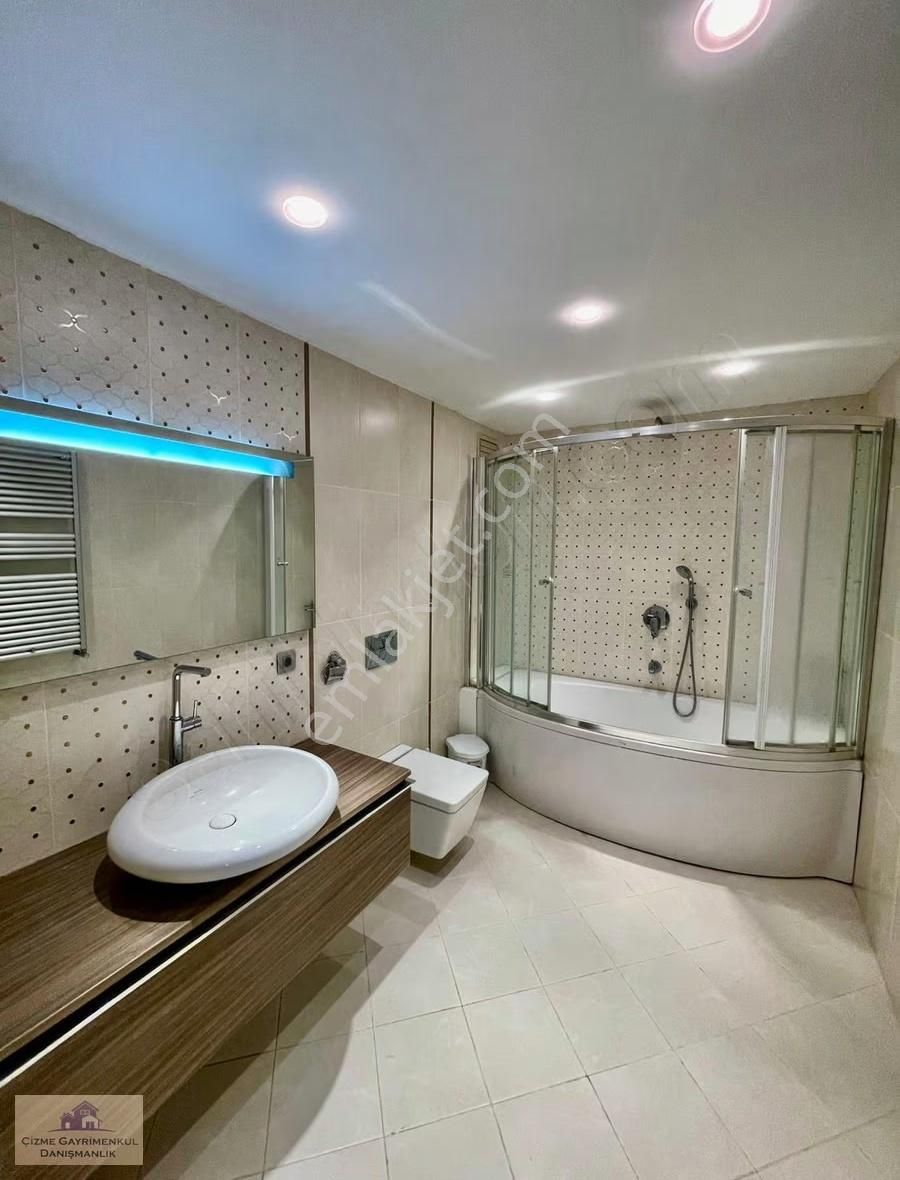 Çizme Gayrimenkul'den Yeşilköy'de Butik Sitede Geniş 3+1 Arakat - Görsel 26