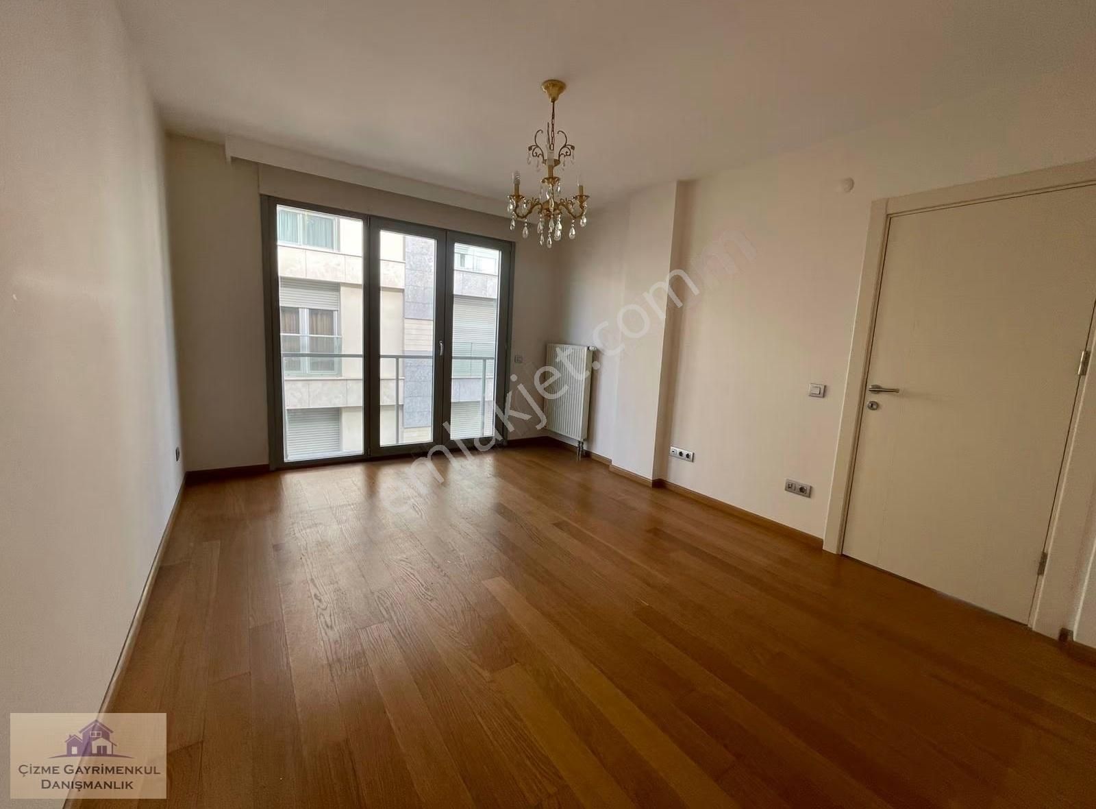 Çizme Gayrimenkul'den Yeşilköy'de Butik Sitede Geniş 3+1 Arakat - Görsel 28