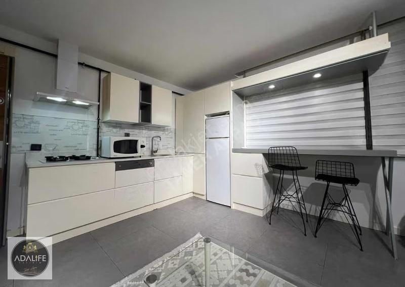 Teraslı Lüx Eşyalı Merkezde Satılık 1+1 Apart