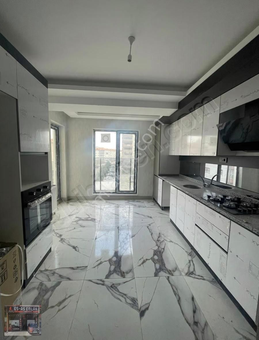 Es-as'tan Fevzi Çakmak Mah.de 4+1 Ön Cephe Megalüx Yapılı Daire