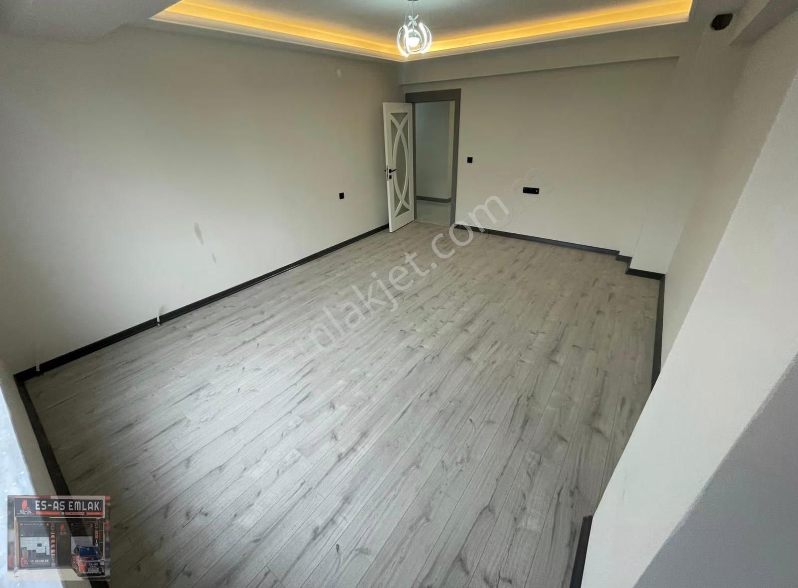 Es-astan Menderes'te Geniş Kullanım Alanlı Işıltılı 3+1 Dairemiz - Görsel 2