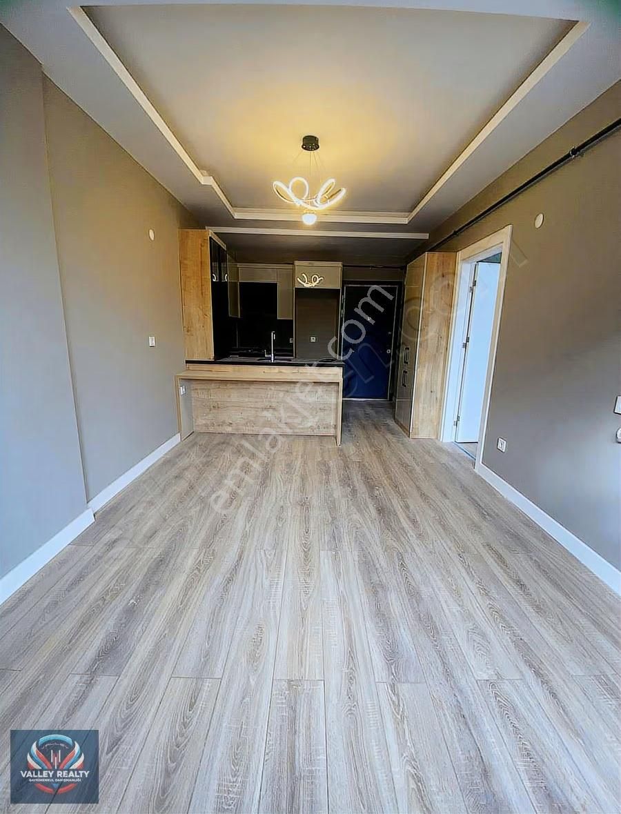 Valleyden Rumeli Mah. Site İçinde, Havuzlu 1+1 Satılık Daire!