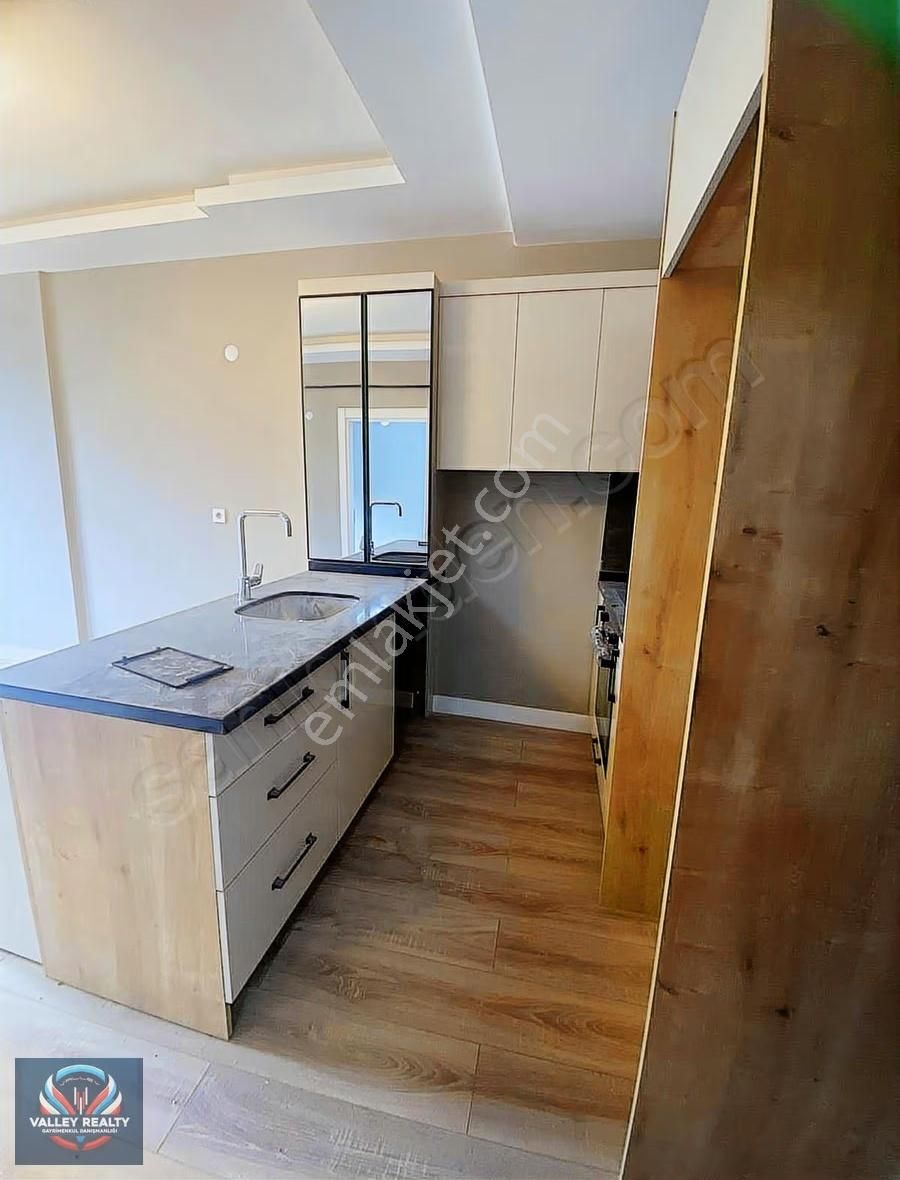 Valleyden Rumeli Mah. Site İçinde, Havuzlu 1+1 Satılık Daire! - Görsel 6