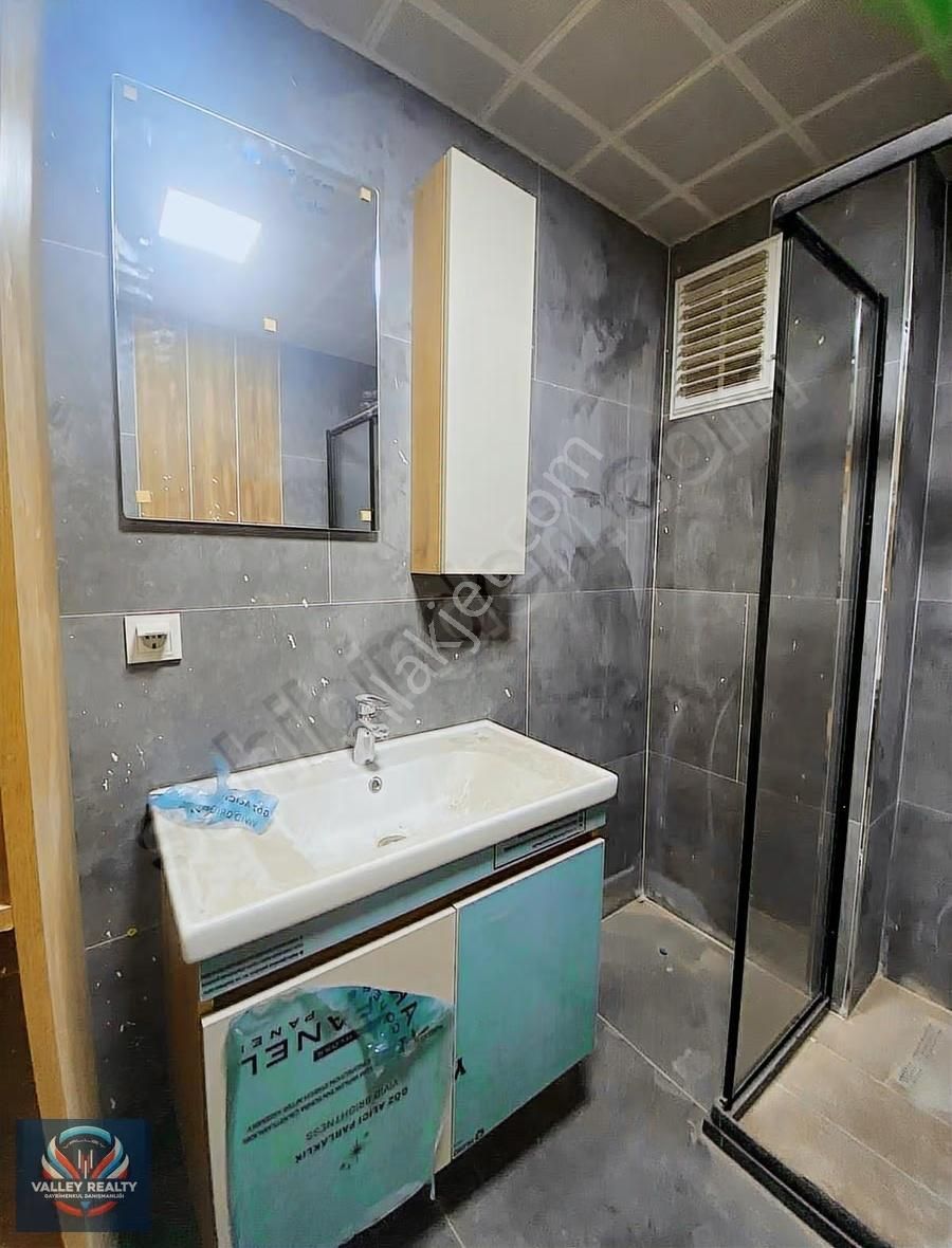 Valleyden Rumeli Mah. Site İçinde, Havuzlu 1+1 Satılık Daire! - Görsel 11