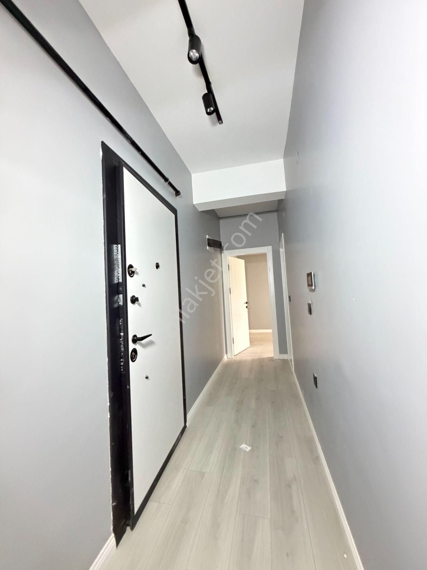 Sıfır İskanlı Tramvaya 600 Metre 2+1 Satılık - Görsel 16