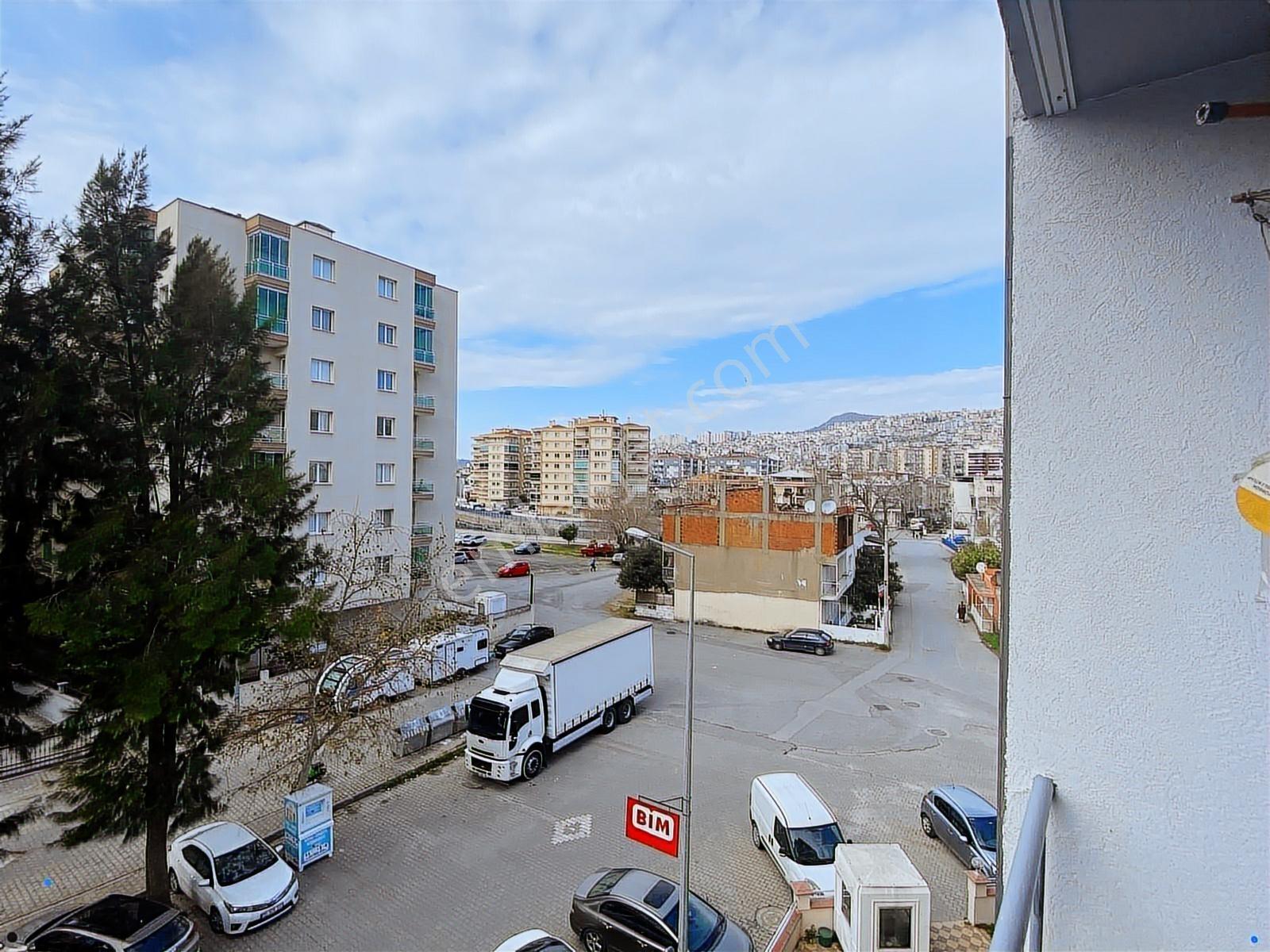 İzmir Bayraklı Adalet Mahallesinde Satılık 3+1 Geniş Daire - Görsel 3