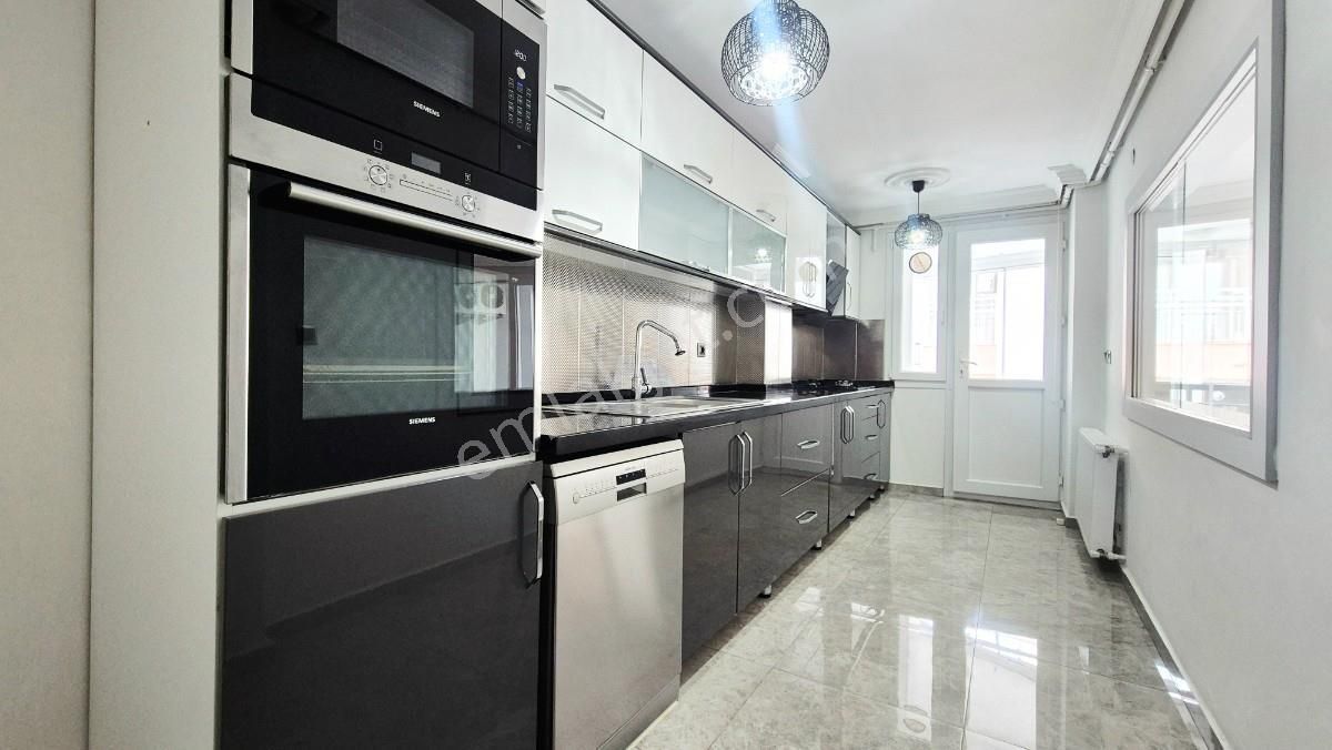 Karşıyaka Yalı Lüks Tadilatlı Ebeveyn Banyolu Arakat 3+1 Kiralık - Görsel 8