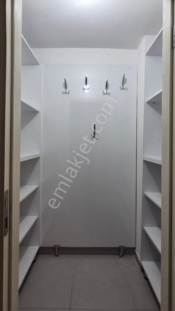 Karşıyaka Yalı Lüks Tadilatlı Ebeveyn Banyolu Arakat 3+1 Kiralık - Görsel 31