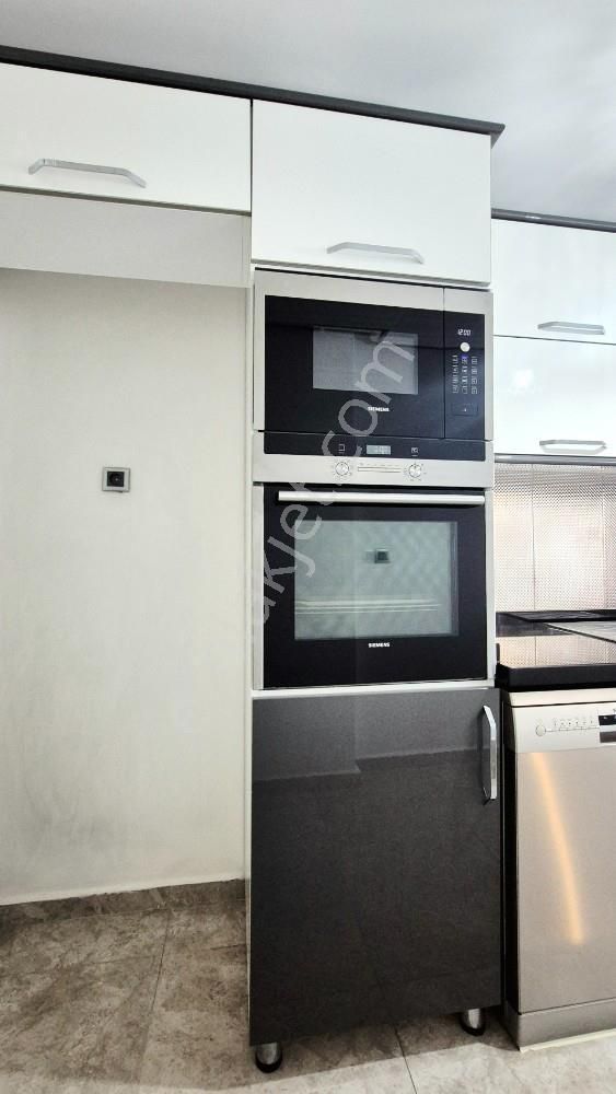 Karşıyaka Yalı Lüks Tadilatlı Ebeveyn Banyolu Arakat 3+1 Kiralık - Görsel 12