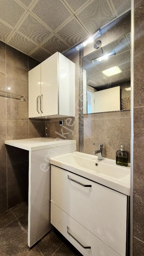 Karşıyaka Yalı Lüks Tadilatlı Ebeveyn Banyolu Arakat 3+1 Kiralık - Görsel 17