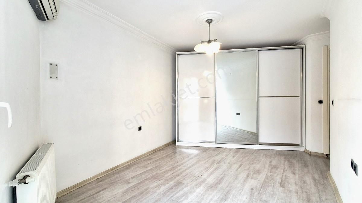 Karşıyaka Yalı Lüks Tadilatlı Ebeveyn Banyolu Arakat 3+1 Kiralık - Görsel 21