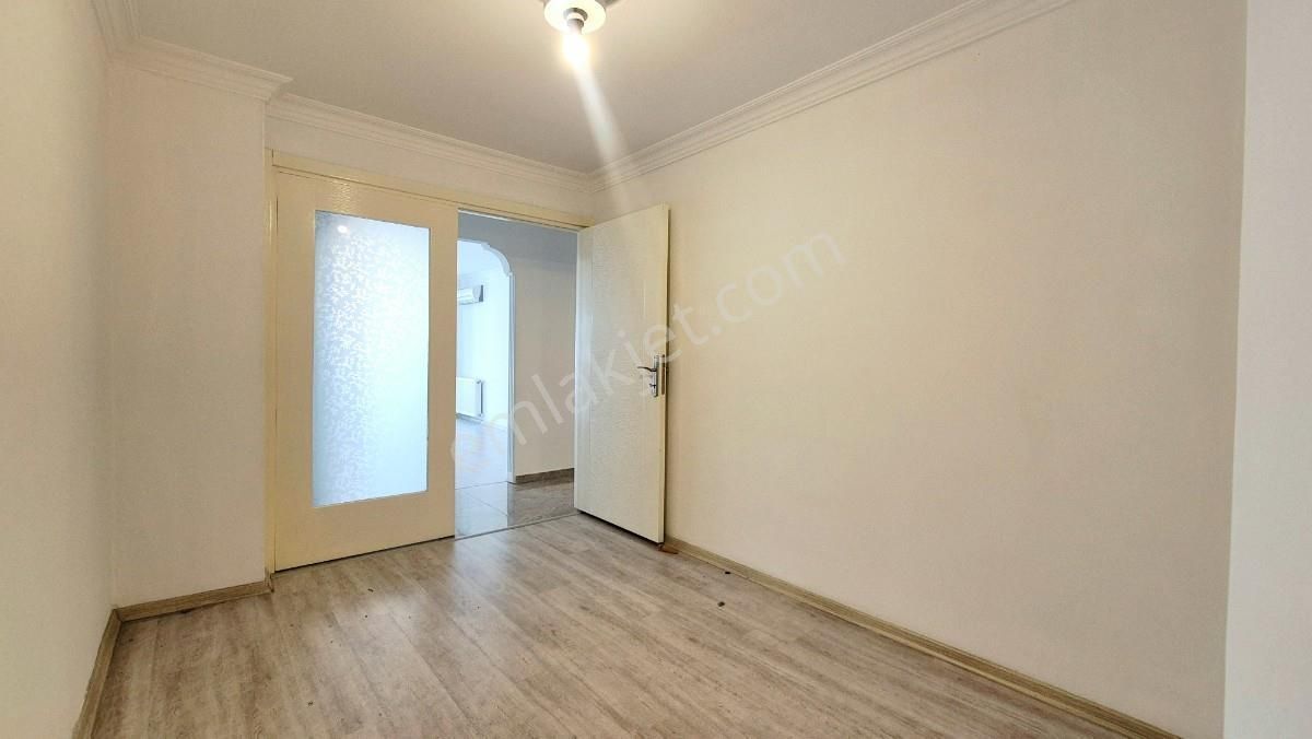 Karşıyaka Yalı Lüks Tadilatlı Ebeveyn Banyolu Arakat 3+1 Kiralık - Görsel 29