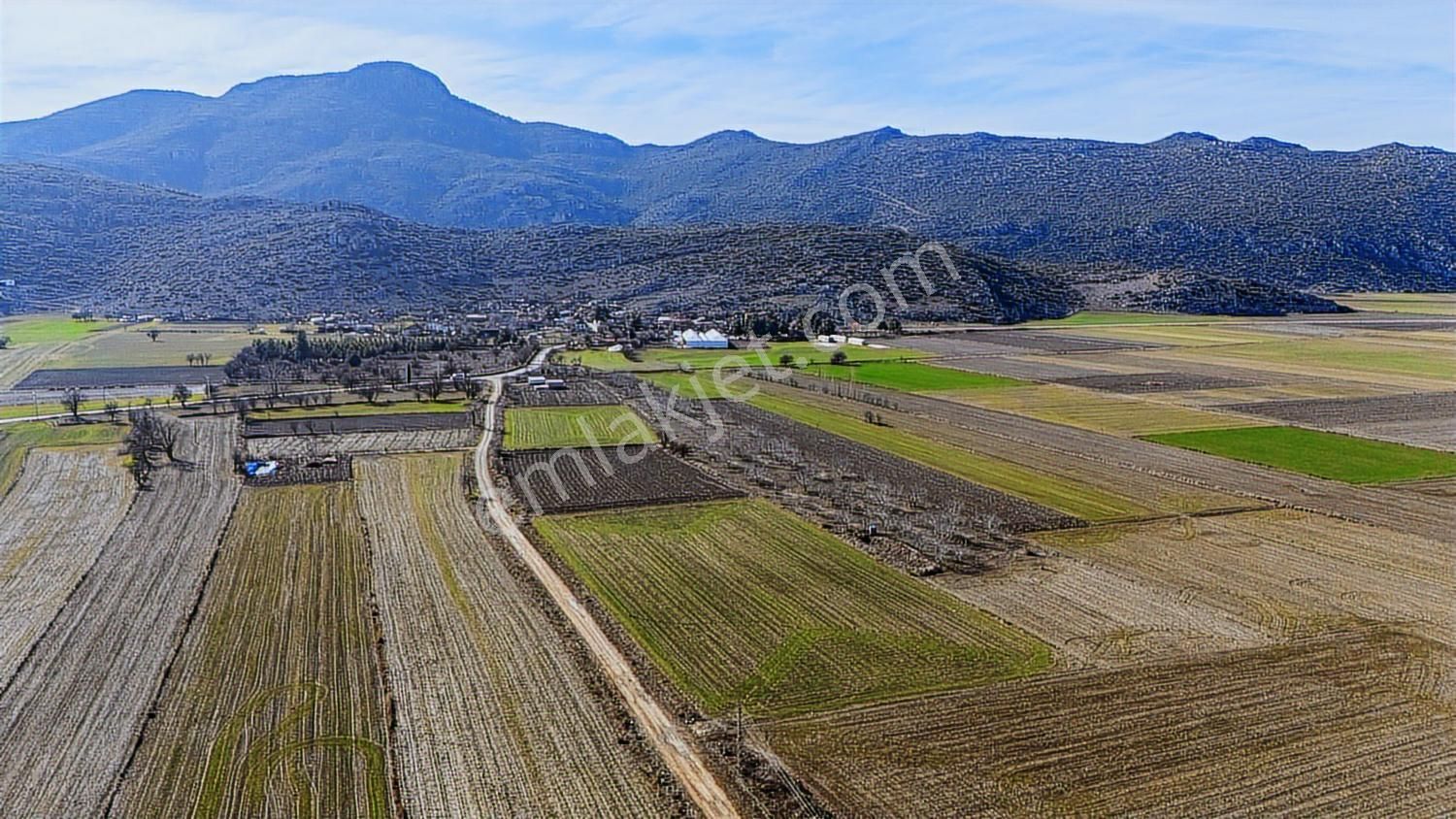 Burdur Bucak Karaaliler Köyü^nde 8237 M2 Satılık Tek Tapu Tarla - Görsel 22