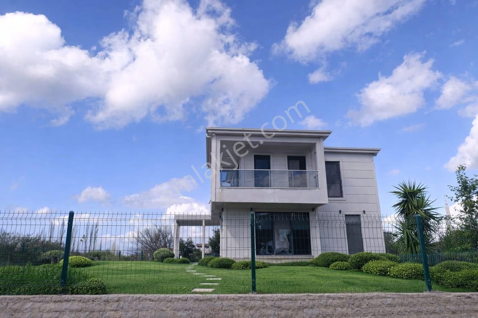 Urla İçmelerde Deniz Manzaralı 4+1 Dubleks Villa - Görsel 2