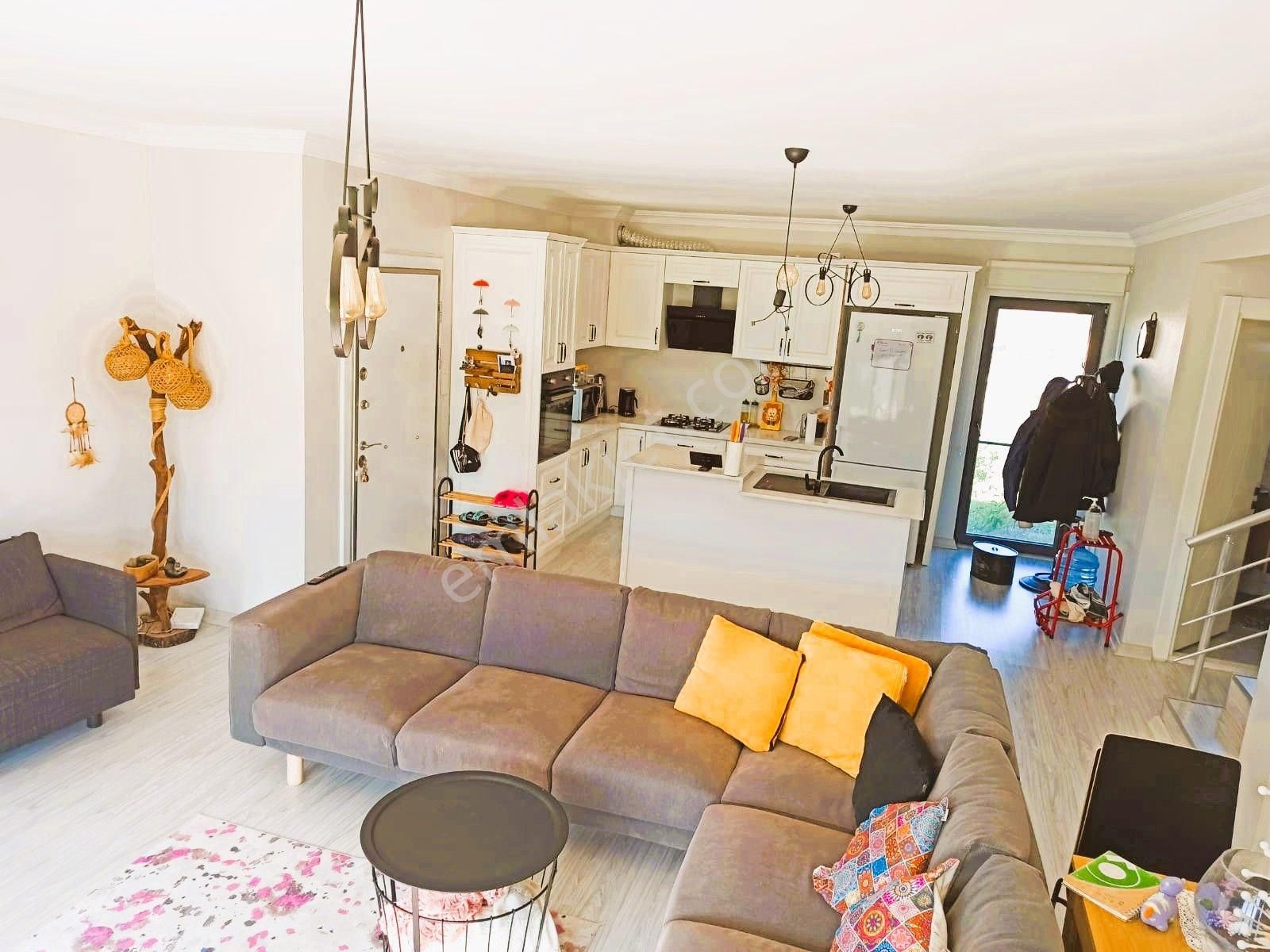 Urla İçmelerde Deniz Manzaralı 4+1 Dubleks Villa - Görsel 8