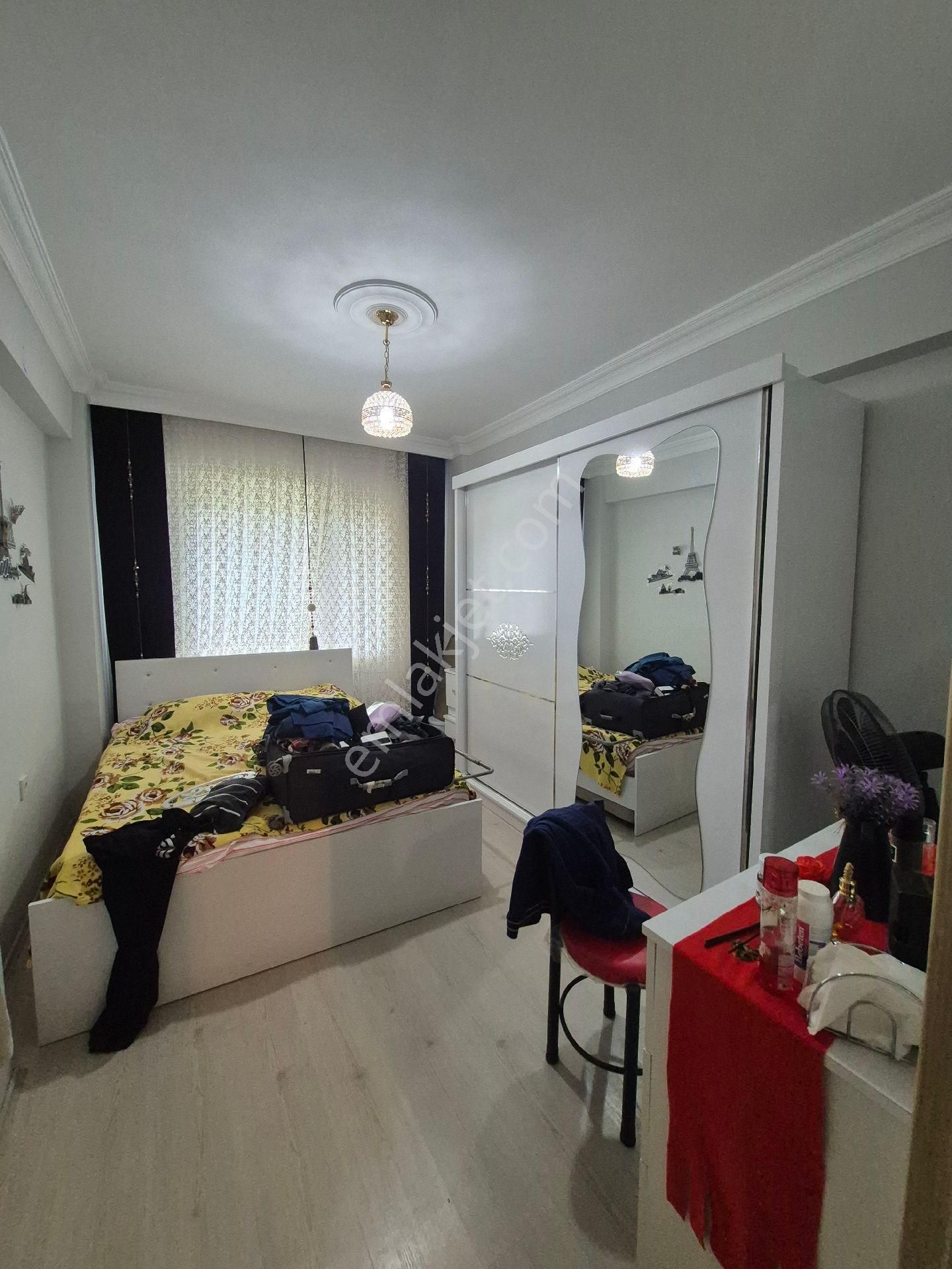 Adnan Menderes Mahallesinde 3+1 Eşyalı Satılık Geniş Daire - Görsel 11