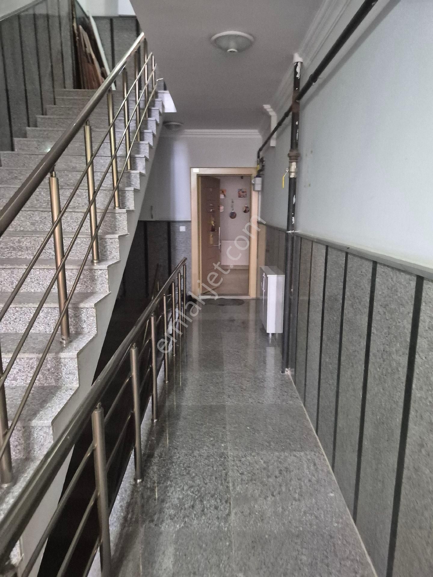 Adnan Menderes Mahallesinde 3+1 Eşyalı Satılık Geniş Daire - Görsel 4