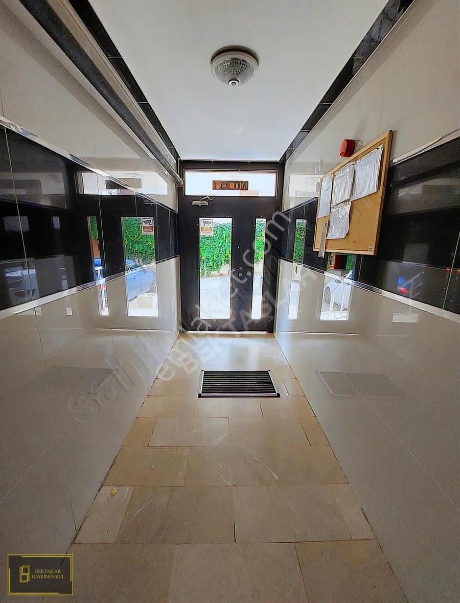 Zümrütevlerde;ulaşımı Kolay,teraslı,çift Banyo+wc (3+2) Dubleks - Görsel 24