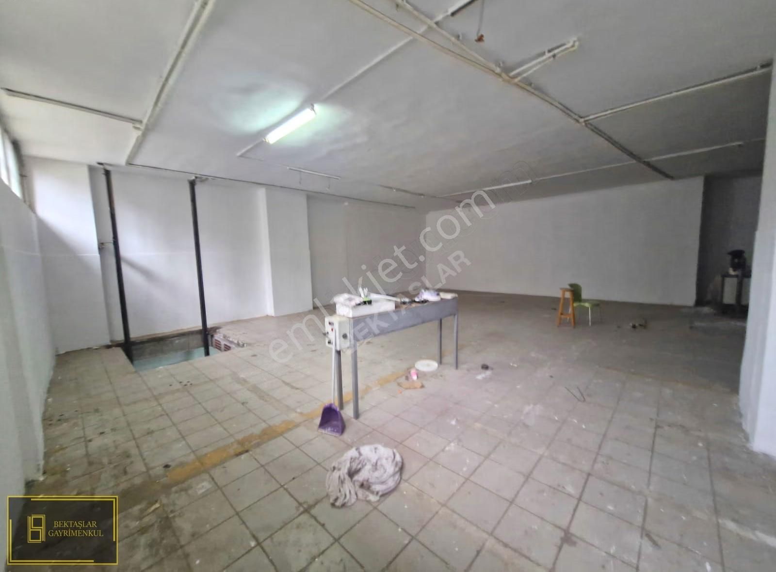 Cevizlide Gülsuyu Metronun Yanıbaşında 1000 M² Depo & İş Yeri - Görsel 18