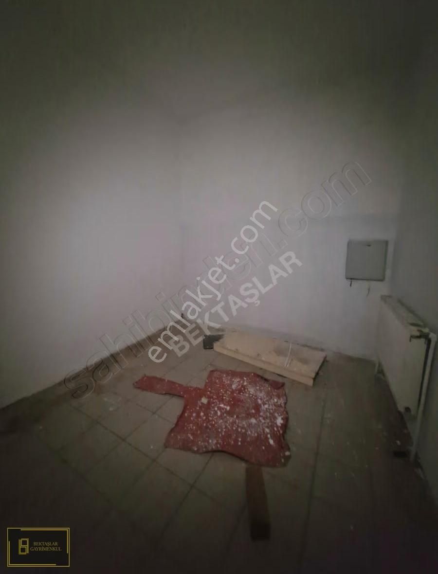 Cevizlide Gülsuyu Metronun Yanıbaşında 1000 M² Depo & İş Yeri - Görsel 28