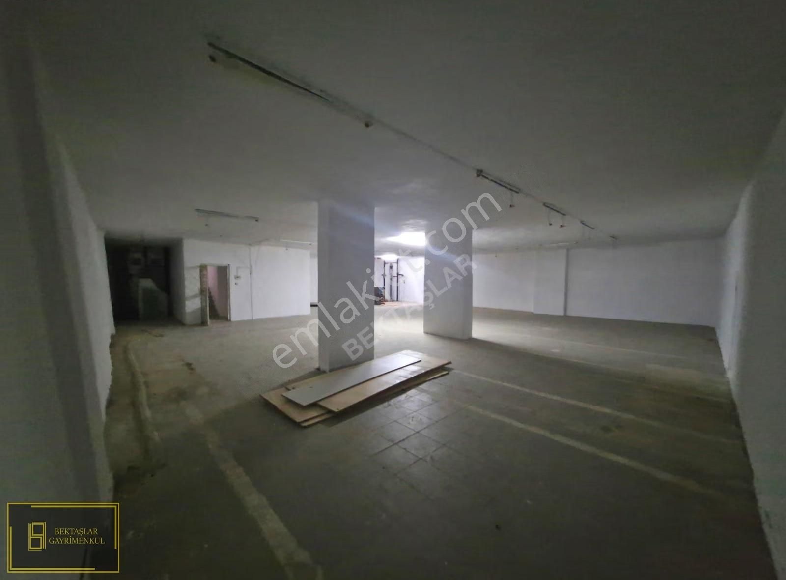 Cevizlide Gülsuyu Metronun Yanıbaşında 1000 M² Depo & İş Yeri - Görsel 11