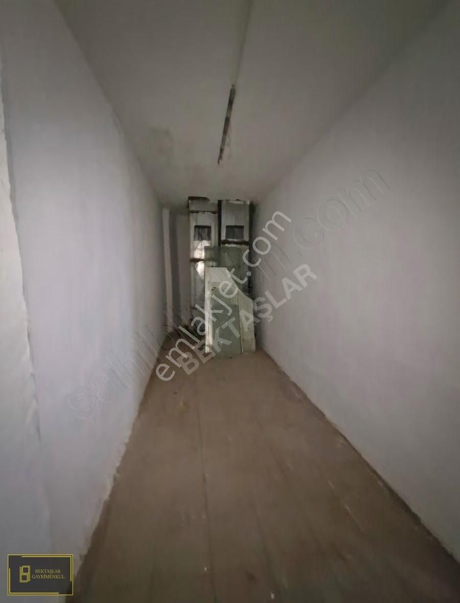 Cevizlide Gülsuyu Metronun Yanıbaşında 1000 M² Depo & İş Yeri - Görsel 16