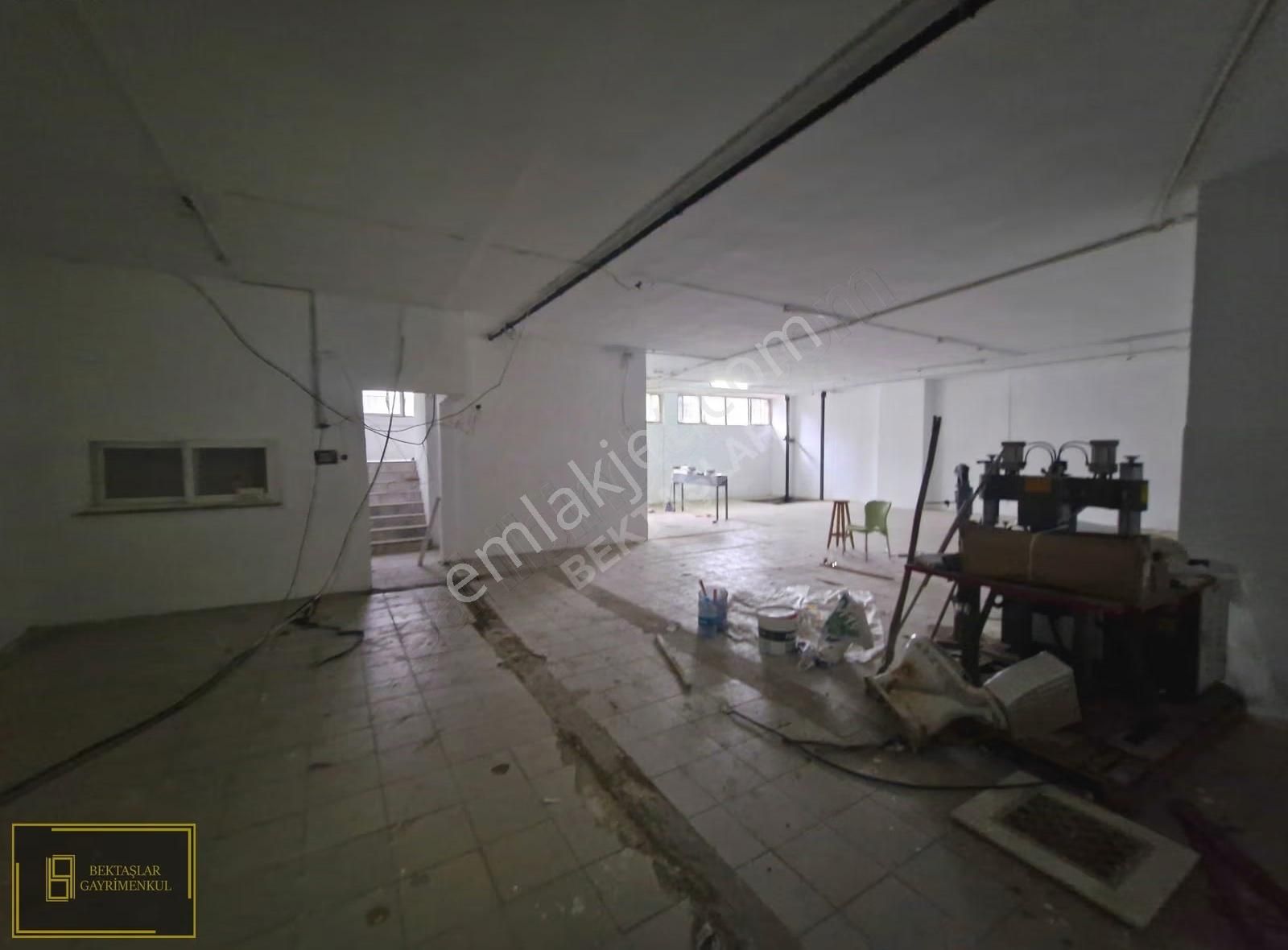 Cevizlide Gülsuyu Metronun Yanıbaşında 1000 M² Depo & İş Yeri - Görsel 19