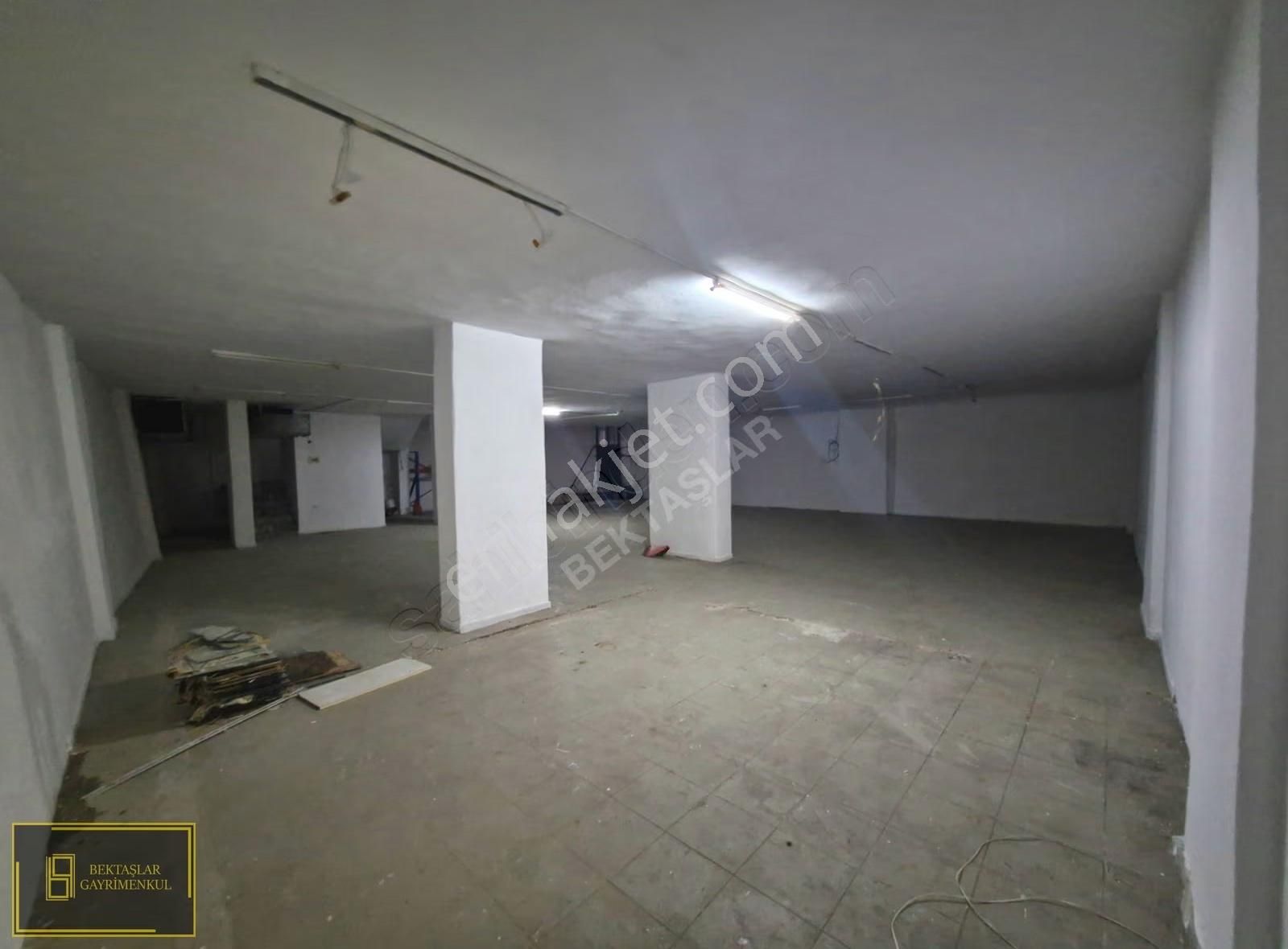 Cevizlide Gülsuyu Metronun Yanıbaşında 1000 M² Depo & İş Yeri - Görsel 7