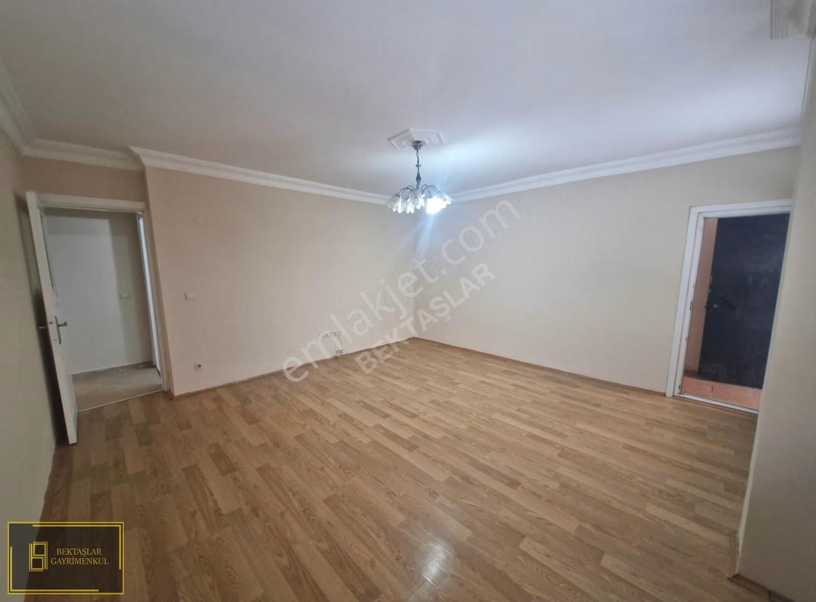 Zümrütevlerde;ulaşımı Kolay,kombili,bahçe Teraslı,boş,geniş(2+1) - Görsel 28