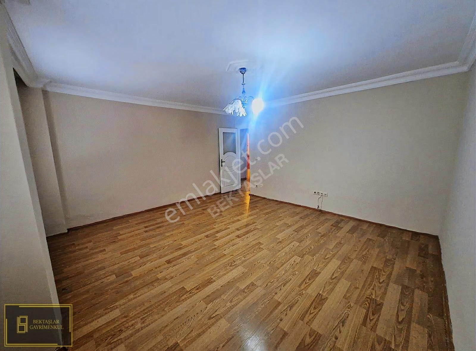 Zümrütevlerde;ulaşımı Kolay,kombili,bahçe Teraslı,boş,geniş(2+1) - Görsel 16