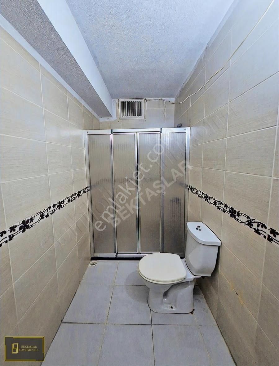 Zümrütevlerde;ulaşımı Kolay,kombili,bahçe Teraslı,boş,geniş(2+1) - Görsel 17