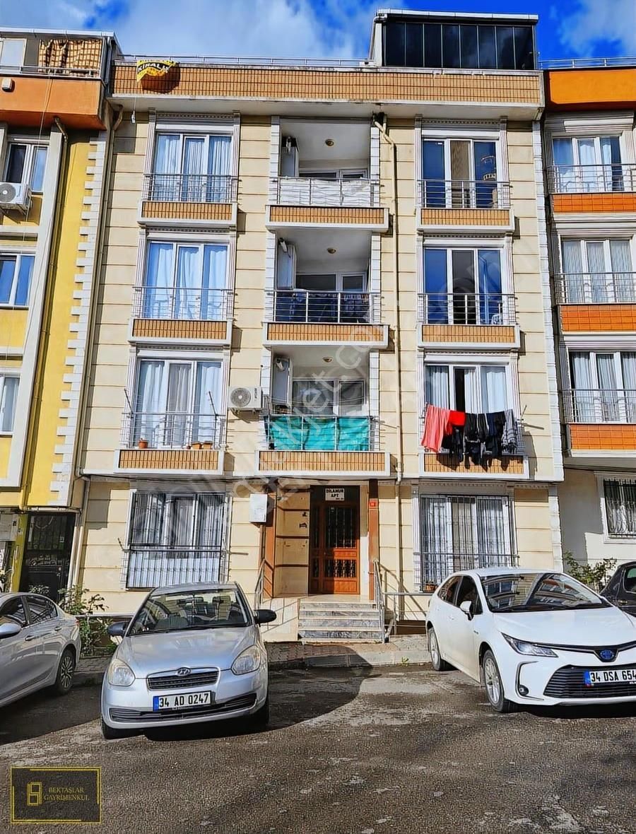 Zümrütevlerde;ulaşımı Kolay,kombili,bahçe Teraslı,boş,geniş(2+1) - Görsel 2