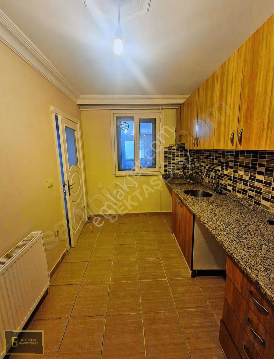 Zümrütevlerde;ulaşımı Kolay,kombili,bahçe Teraslı,boş,geniş(2+1) - Görsel 9