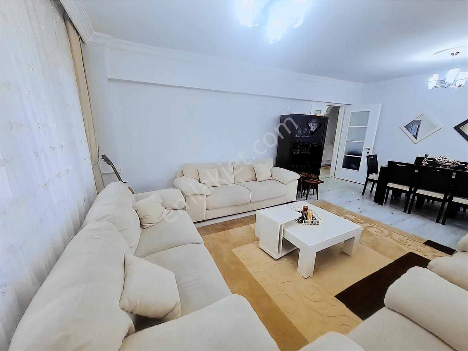 Sağlam Emlaktan Selçukluda Satılık Afjetli Fırsat 3+1 Daire