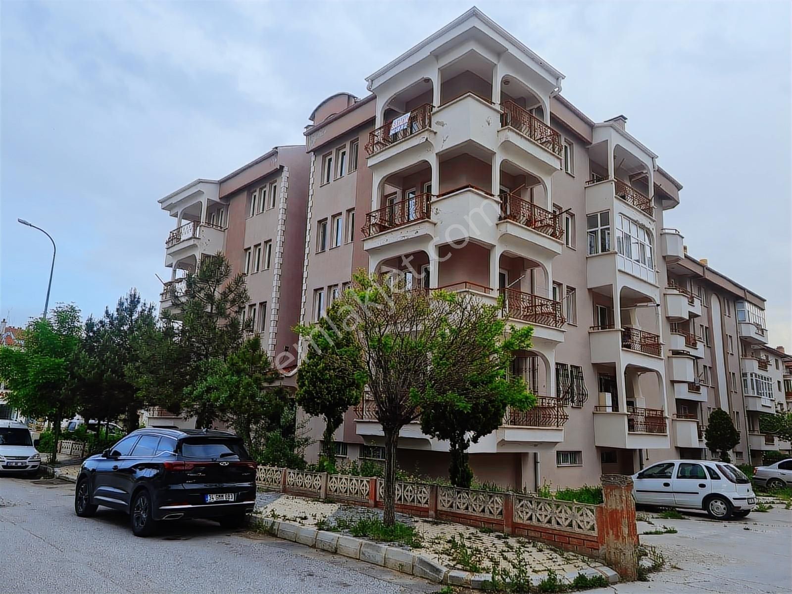 Sağlam Emlaktan Selçukluda Satılık Afjetli Fırsat 3+1 Daire - Görsel 2