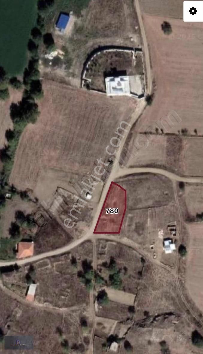 Royal Office Den Marmaracık'da İmarlı Hisseli Arsa