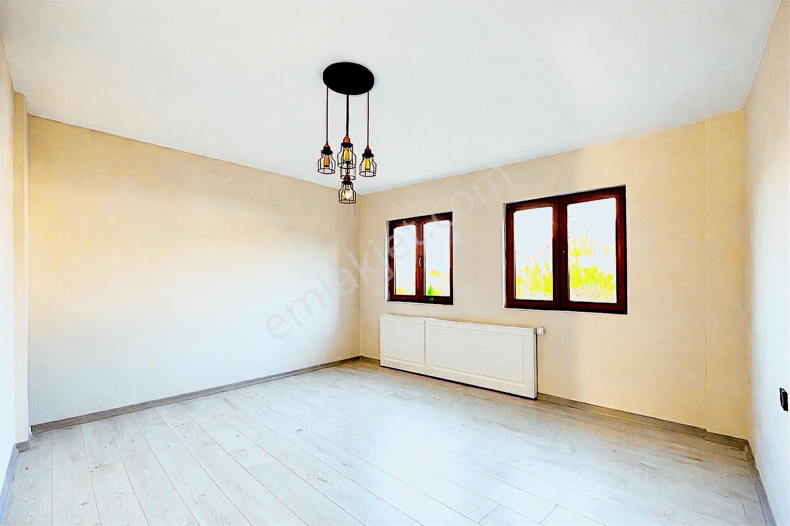 Akkent'te Podyum Park'a Yakın, Doğa İle İç İçe Satılık Villa - Görsel 12