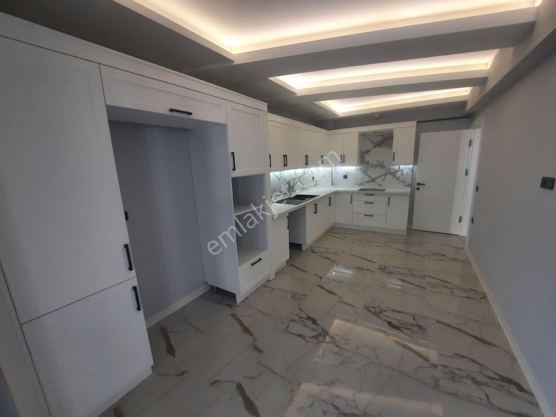 Furkan Emlak'tan Derebahçe Mevkisinde 4+1 6.kat 180m2 Sıfır Fırsat Daire - Görsel 2